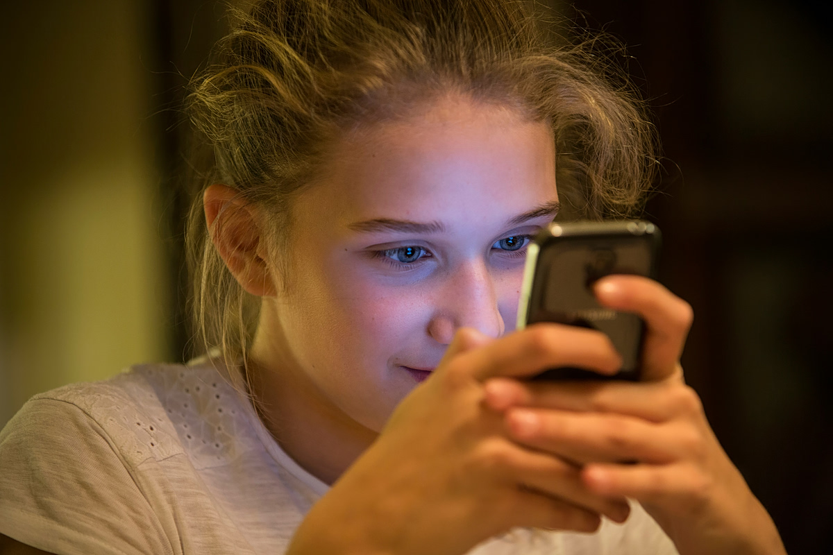 Η Ευρώπη και η απαγόρευση των social media στους εφήβους – Τα κορίτσια πιο εκτεθειμένα στην προβληματική χρήση