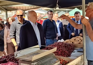 Τα έψαλαν σε Πλεύρη και Ανδριανό σε λαϊκή αγορά: «Τώρα με τις εκλογές μας θυμηθήκατε;» – «Πού είναι τα λεφτά του ΟΠΕΚΕΠΕ;»