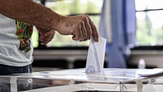 Δημοσκόπηση: Παγιώνεται το δίπολο ΝΔ-ΕΛΑΣ – Ντέρμπι για την τρίτη θέση – Ένας στους τρεις Νεοδημοκράτες αξιολογούν αρνητικά την κυβέρνηση