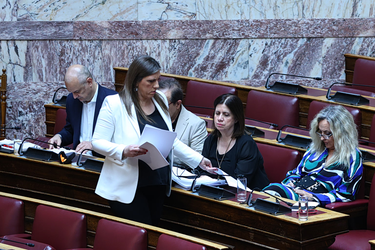 Βουλή: Τρίτη αναβολή στην επιτροπή δεοντολογίας για τη Ζωή Κωνσταντοπούλου – Γκρίνιες και εκνευρισμός στη ΝΔ