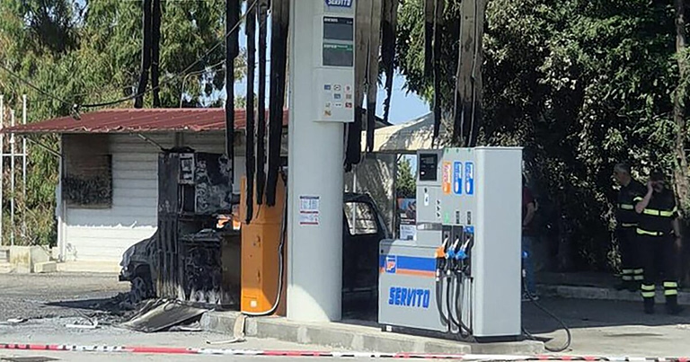 Συγκλονισμένη η Ιταλία για «τα φαντάσματα που μαζεύουν φράουλες» – Έκαψαν τέσσερις εργάτες ζωντανούς [βίντεο]