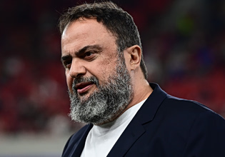 Μόνος απέναντι σε όλους: Ο Μαρινάκης δεν λύγισε από τη συμμαχία Αλαφούζου, Ηλιόπουλου, Σαββίδη