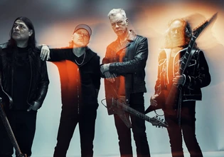 Metallica: Ο Κερκ Χάμετ ακυρώνει την Τέιλορ Σουίφτ, αποθεώνει τον Πυθαγόρα – «Η ποπ σήμερα είναι σκουπίδι»