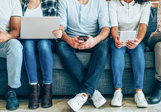 Gen Z: Μισθολογικό «προβάδισμα» σε σχέση με τους Millenials – Πού οφείλεται και πόσο θα κρατήσει