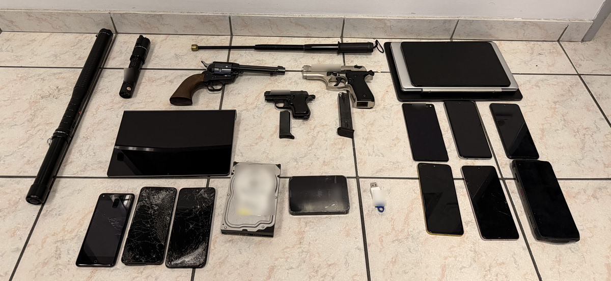 Νίκαια: Συνελήφθη 62χρονος που είχε όπλα, τέιζερ και σφαίρες στο σπίτι του