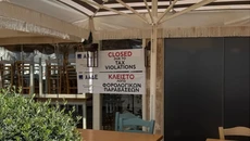 Έλεγχοι της ΑΑΔΕ στην Αθηναϊκή Ριβιέρα – 110 παραβάσεις και 48ωρο λουκέτο σε τρεις σε επιχειρήσεις εστίασης