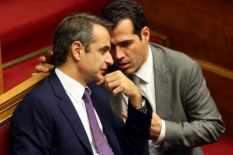 Συμφωνία για στρατόπεδα κράτησης μεταναστών θέλει ο Πλεύρης, με το προσύμφωνο για το Predator απειλεί ο Ντίλιαν και τίποτα από όλα αυτά δεν βρίσκει τον λαό σύμφωνο