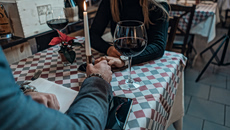 Date-flation: Ο πληθωρισμός ανεβάζει το κόστος των ραντεβού και αλλάζει το σύγχρονο dating