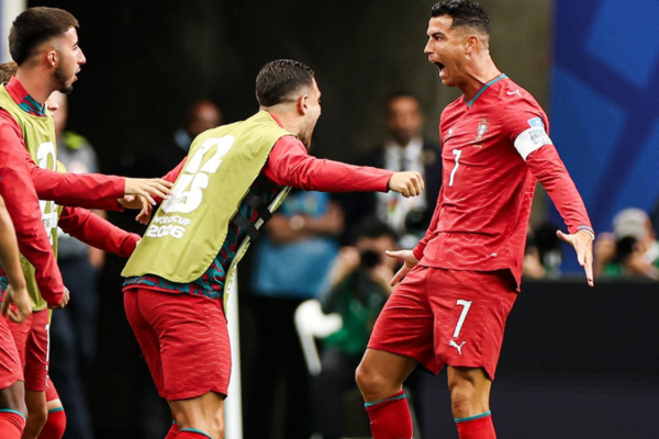 Ο Κριστιάνο έκανε το 1-0 για την Πορτογαλία – Πρώτος που σκοράρει σε έξι διαφορετικά Μουντιάλ (vid)