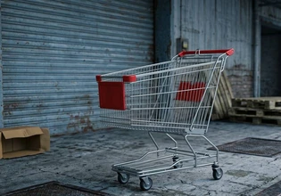 Ακρίβεια: Η καταπολέμηση της σε «θερινή νάρκη» – «Συμφωνία κυρίων» με αστερίσκους