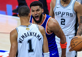 Σπερς – Νικς 104-105: Δεύτερο «διπλό» για τη Νέα Υόρκη που πλησιάζει στον τίτλο του NBA (vid)
