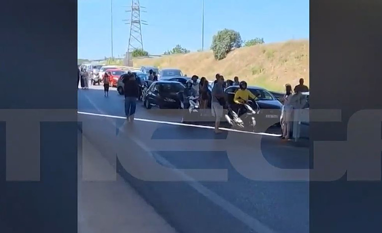 Πάτρα: Βίντεο ντοκουμέντο λίγα λεπτά μετά το τροχαίο με θύματα πατέρα και γιο