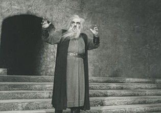 Αιμίλιος Βεάκης: Το ξεχωριστό φως