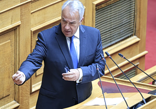 Σύγκρουση στη Βουλή για το μεταναστευτικό: Ο κυνισμός Βορίδη για τις «βουλιαγμένες βάρκες» και τα πυρά της αντιπολίτευσης
