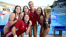 Πόλο: Δείτε την απονομή του πρωταθλήματος στις γυναίκες του Ολυμπιακού (vids)