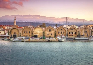 Crete Hotels Rely on Last-Minute Bookings Despite Strong Visitor Growth