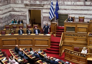 Όταν η ΝΔ ομολογεί ότι θέλει να μετατρέψει το προεκλογικό της πρόγραμμα και το ιδεολογικό της στίγμα σε συνταγματική διάταξη