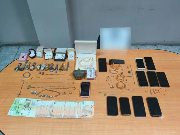 Σπείρα διαρρηκτών έκλεβε κοσμηματοπωλεία στην Αττική – Συνελήφθησαν 9 μέλη της συμμορίας