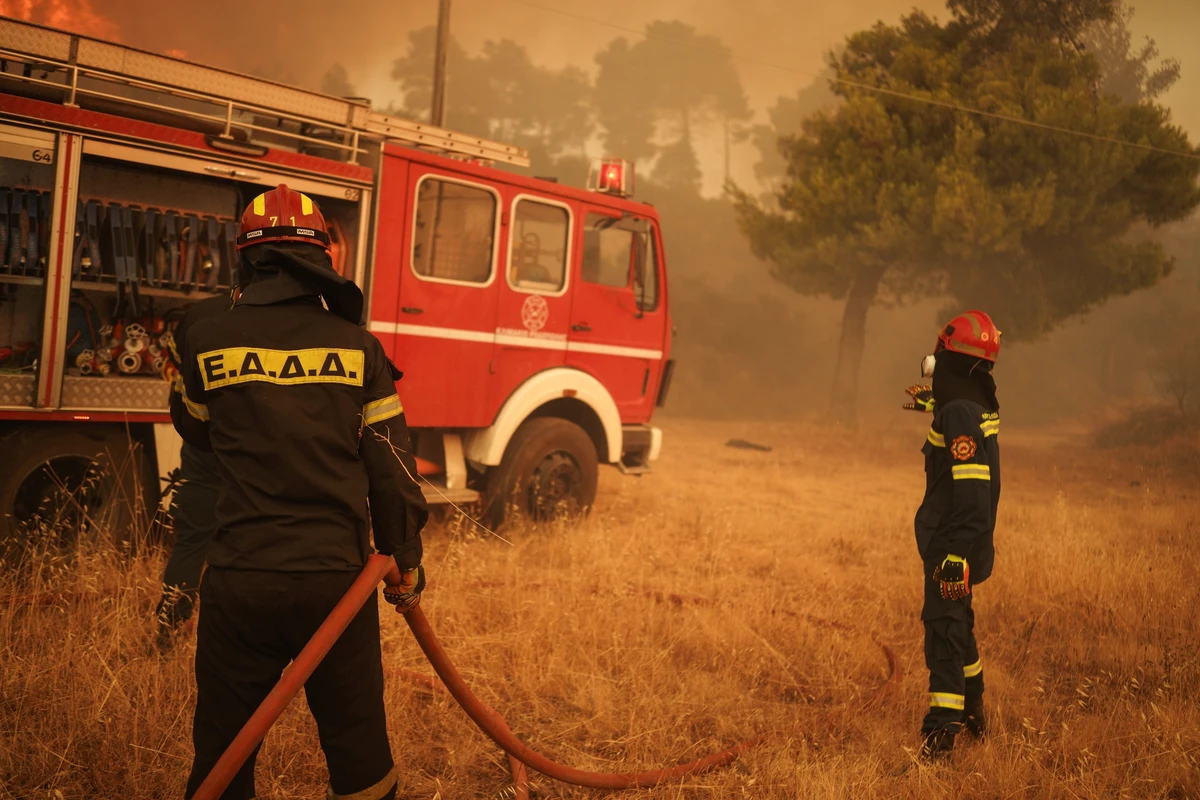 Φωτιές: Παρατεταμένη ξηρασία και ανθρώπινη αμέλεια αυξάνουν τον κίνδυνο – Στη Θεσσαλονίκη 272 φωτιές σε 18 ημέρες
