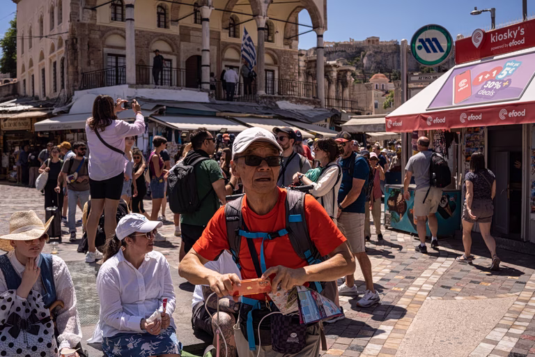 Ακρίβεια: Καλοκαίρι στην πόλη για τους μισούς Έλληνες – «Φωτιά» οι τιμές στα νησιά