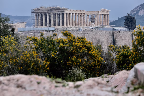 «Καμπανάκι» ΤτΕ για την ελληνική οικονομία