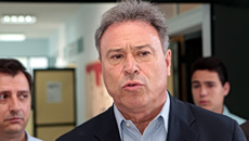 Αμφισβητεί την απόφαση του Συνεδρίου και τον Ανδρουλάκη ο Σγουρός, δέκα μέρες υποψήφιος – Όλα θα κριθούν στην κάλπη, ακόμη και η συγκυβέρνηση με τη ΝΔ