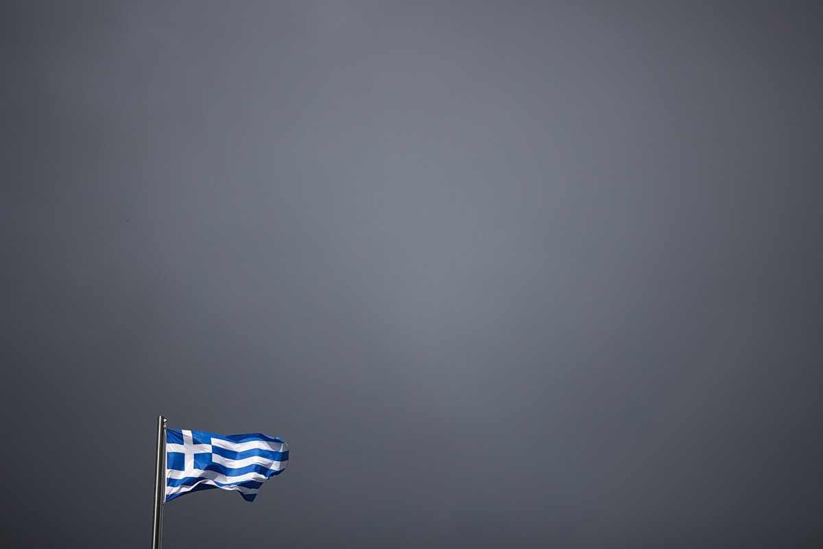 Της πατρίδας μου η σημαία χρειάζεται άραγε προστασία;