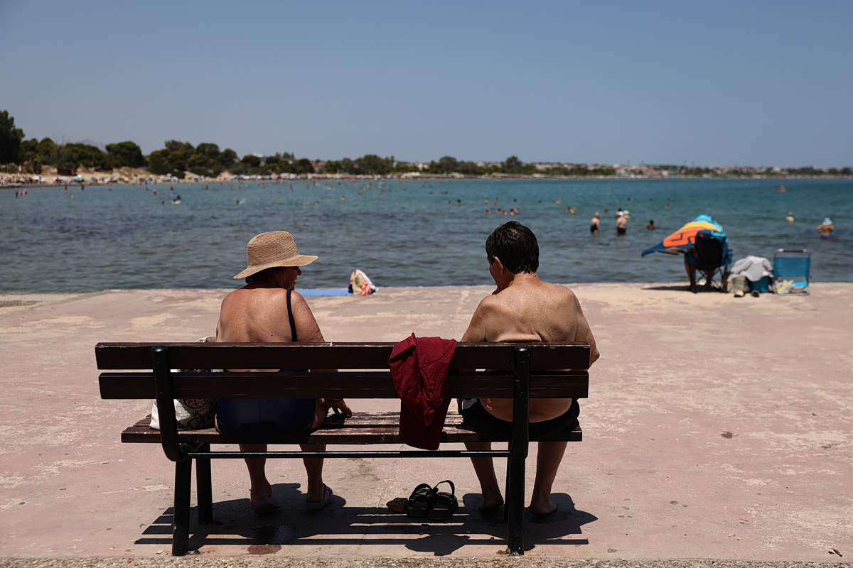 Καύσωνας: Πώς θα προστατευθούμε από τη ζέστη – Πού περιμένουμε τις υψηλότερες θερμοκρασίες