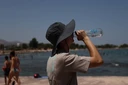 Συνθήκες καύσωνα μέχρι την Τετάρτη – Συνεδρίασε η Επιτροπή Εκτίμησης Κινδύνου