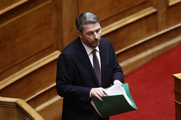 Ανδρουλάκης: Επίκαιρη ερώτηση στον Μητσοτάκη για την ακρίβεια