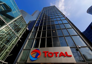 Total: Οι παραγωγοί στη Μέση Ανατολή θέλουν απεγνωσμένα να πουλήσουν πετρέλαιο