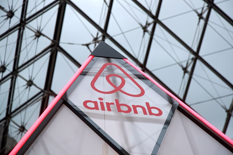 Airbnb: Τι γράφει το e-mail της ΑΑΔΕ σε ιδιοκτήτες ακινήτων
