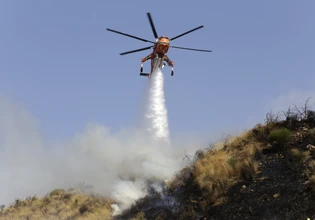 Θεσσαλονίκη: Φωτιά σε αγροτοδασική έκταση στα Βασιλικά – Κοντά σε σπίτια οι φλόγες, μήνυμα από το 112