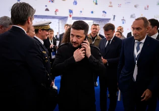 Ο Ζελένσκι συγκροτεί ειδική διοίκηση για να πραγματοποιεί πλήγματα βαθιά στο εσωτερικό της Ρωσίας