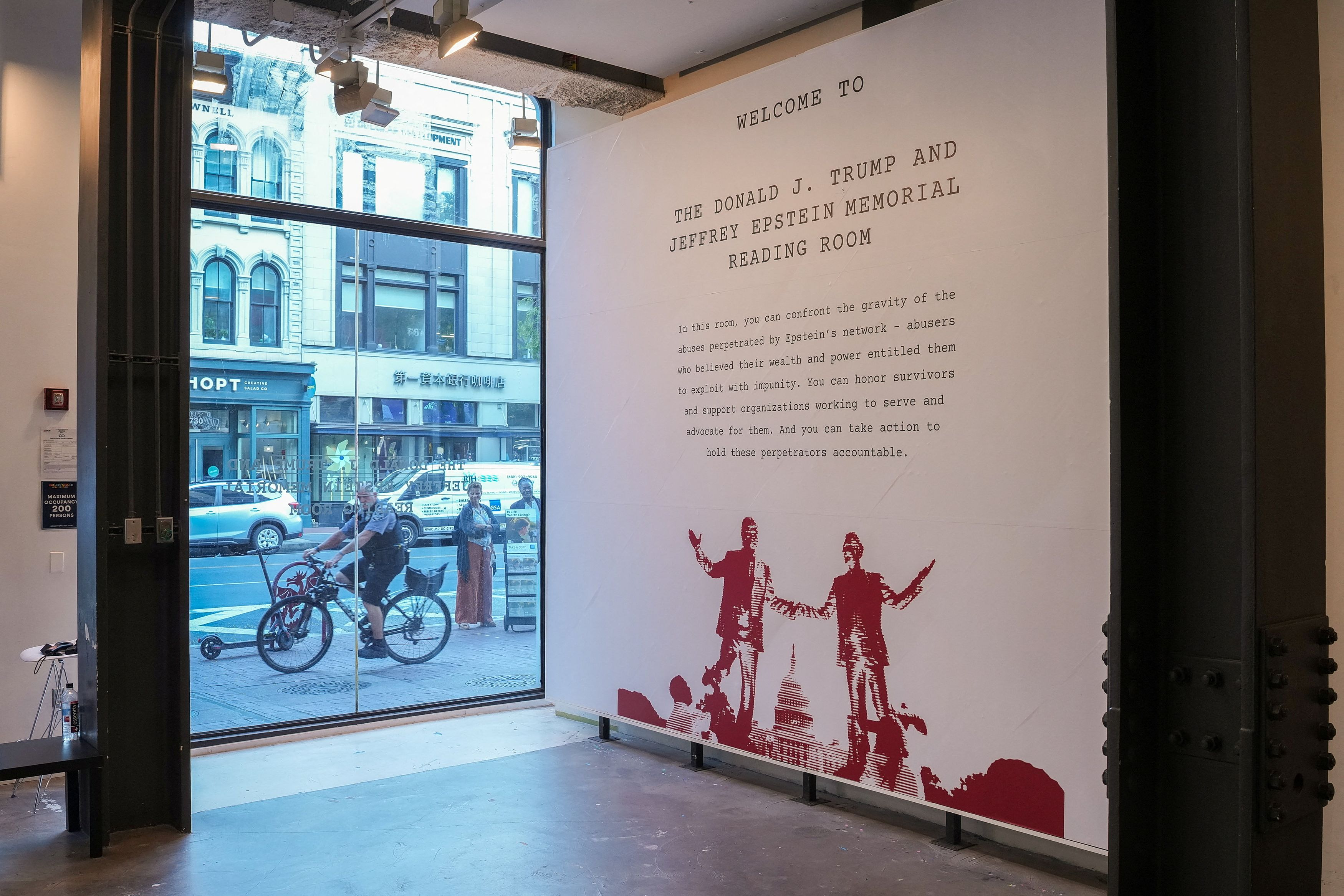 Φωτογραφίαστο «Donald J. Trump and Jeffrey Epstein Memorial Reading Room» στην Ουάσινγκτον, στις ΗΠΑ, στις 9 Ιουνίου 2025. REUTERS/Eric Lee