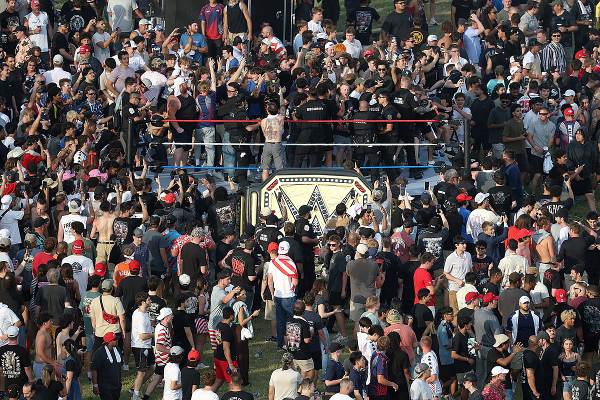 ΗΠΑ: Κατηγορίες για τρομοκρατία σε 8 άνδρες που σχεδίαζαν επίθεση στους αγώνες ΜΜΑ του Τραμπ στον Λευκό Οίκο