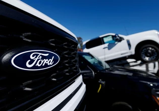 H AI τα έκανε θάλασσα, η Ford επαναπροσλαμβάνει τους απολυμένους στον ποιοτικό έλεγχο