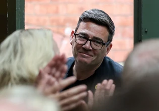 Ο Άντι Μπέρναμ θα είναι ο νέος πρωθυπουργός της Βρετανίας – Τον στηρίζει η πλειοψηφία των Εργατικών βουλευτών
