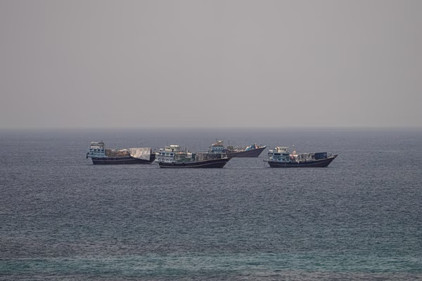 Τι ξέρουμε για τις έμμεσες συνομιλίες ΗΠΑ και Ιράν – Δεν έχουν εγκαταλειφθεί τα σχέδια για νέες επιθέσεις
