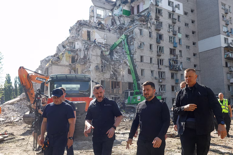 Ο Ζελένσκι ζητά ενίσχυση της ουκρανικής αεράμυνας μετά τις σφοδρές ρωσικές επιθέσεις στο Κίεβο