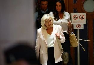 Η Μαρίν Λεπέν ανακοίνωσε την απόφασή της: Θα είναι υποψήφια στις προεδρικές εκλογές