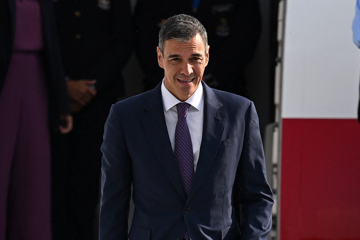 Σύνοδος ΝΑΤΟ: «Συνήθης πολιτική πρακτική, δεν αιφνιδιαζόμαστε» – Σάντσεθ για δηλώσεις Τραμπ