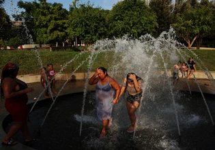 Δυτική Ευρώπη: Δυναμώνουν τα κύματα καύσωνα – Θερμοκρασίες 3 βαθμοί Κελσίου πάνω από τον μέσο όρο