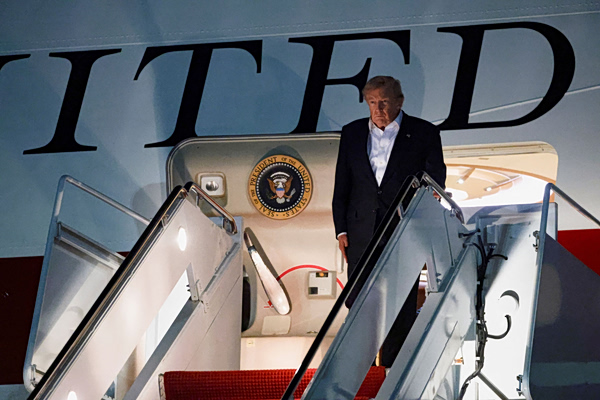 Δίωξη κατά δημοσιογράφων των Νew York Times από την κυβέρνηση Τραμπ για ρεπορτάζ για το Air Force One