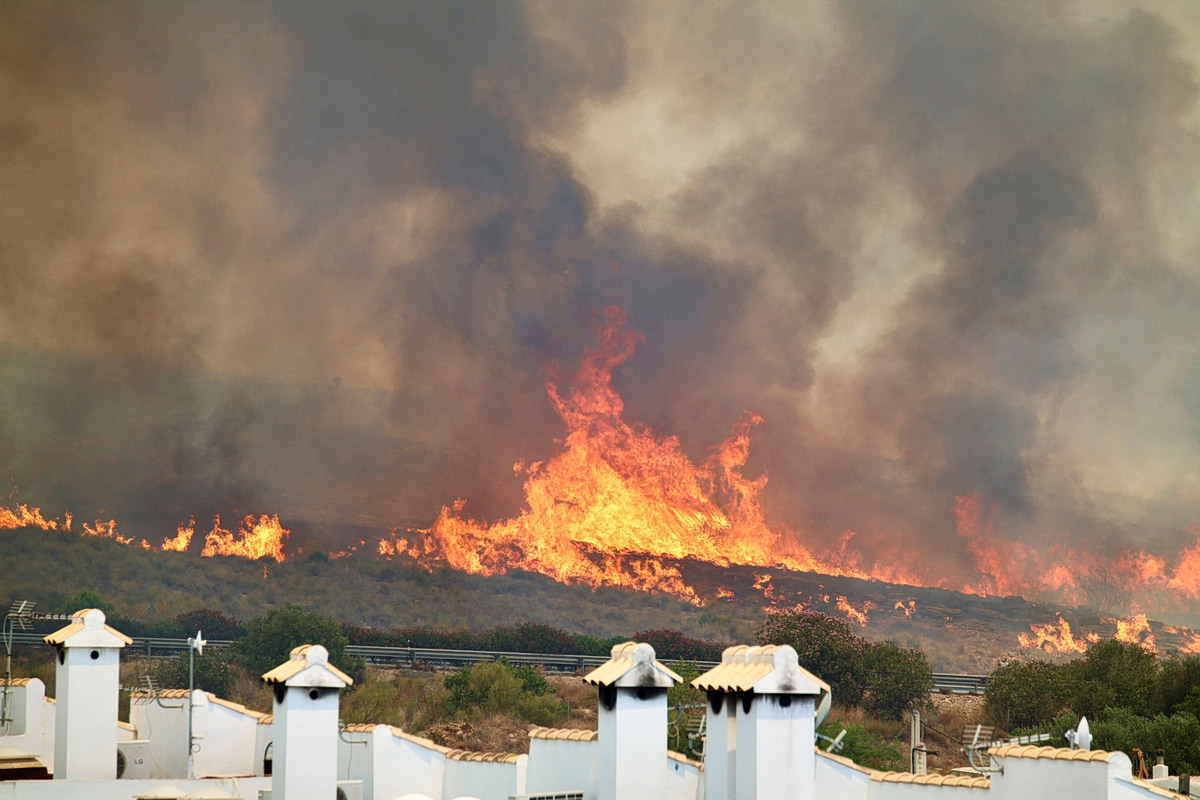 Ισπανία: Τουλάχιστον 23 αγνοούμενοι από τη φονική πυρκαγιά – Πιθανόν ξένοι οι 12 νεκροί