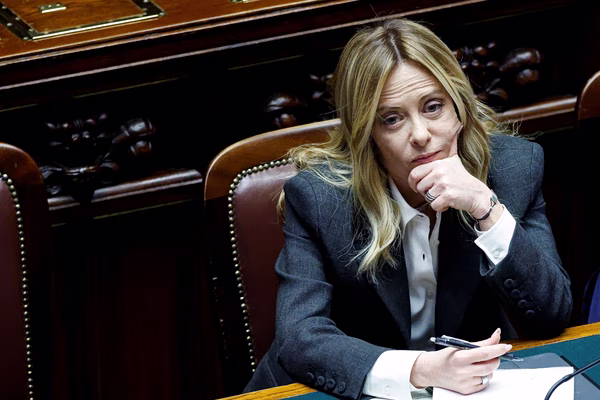 Μελόνι: Συνεργάτες της διαψεύδουν ότι υπάρχει το ενδεχόμενο παραίτησης της κυβέρνησης