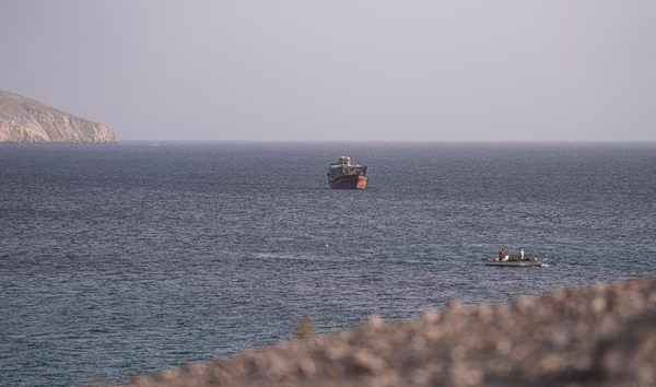 Δύο πετρελαιοφόρα φέρονται να χτύπησαν σε νάρκες στη νότια διαδρομή του Ορμούζ – Διαψεύδει η CENTCOM