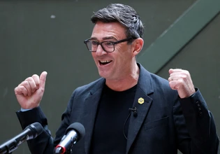 Άντι Μπέρναμ: Και επισήμως ηγέτης των Εργατικών – «Είμαι έτοιμος»