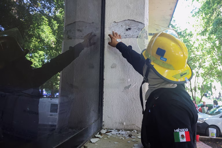 Μεξικό: Αρση του συναγερμού για τσουνάμι - Ο σεισμός των 7,4 Ρίχτερ επηρέασε Γουατεμάλα και Ελ Σαλβαδόρ