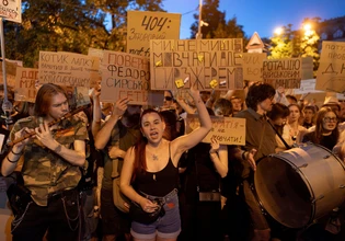 Ουκρανία: Μαίνεται η πολιτική κρίση – Γιατί βρίσκεται στο στόχαστρο των διαδηλωτών ο αρχιστράτηγος Σίρσκι